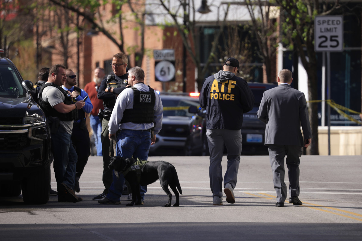 The gunman who fled the scene after killing five including a child, at a Texas home apprehend
