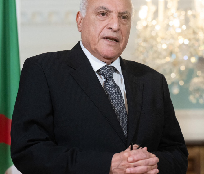 Unexpected Neighbor Algeria seeks six-month transition for coup-hit Niger