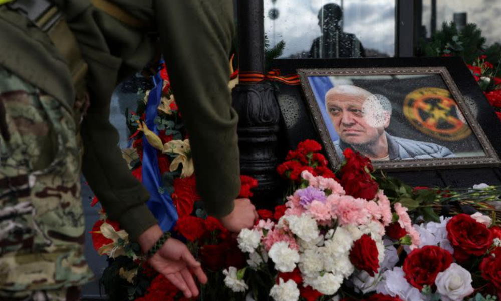 Prigozhin:Mourners Hail Dead Russian Mercenary as Hero of the People