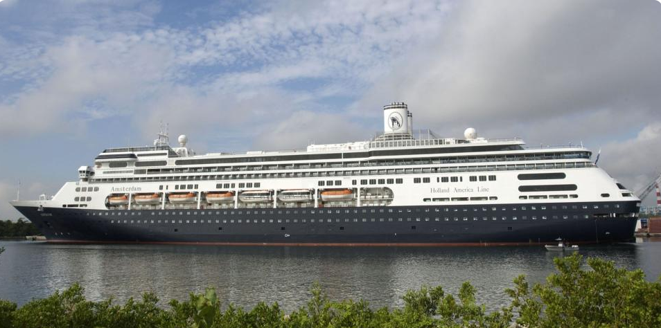 Life on the high seas woman who's lived on cruise ships for over 10 years shared 2 things she's not allowed to do onboard life on the high seas