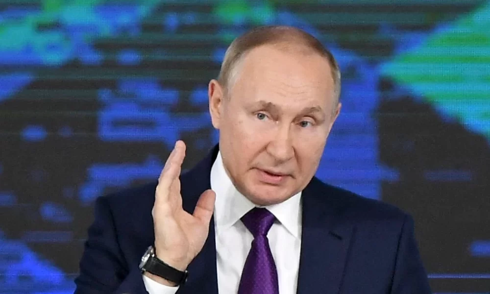 Putin Warns of Ukraine's Statehood in Jeopardy Amid Escalating Tensions