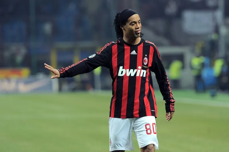 Ronaldinho, is set to lead the FC Barcelona Legends team