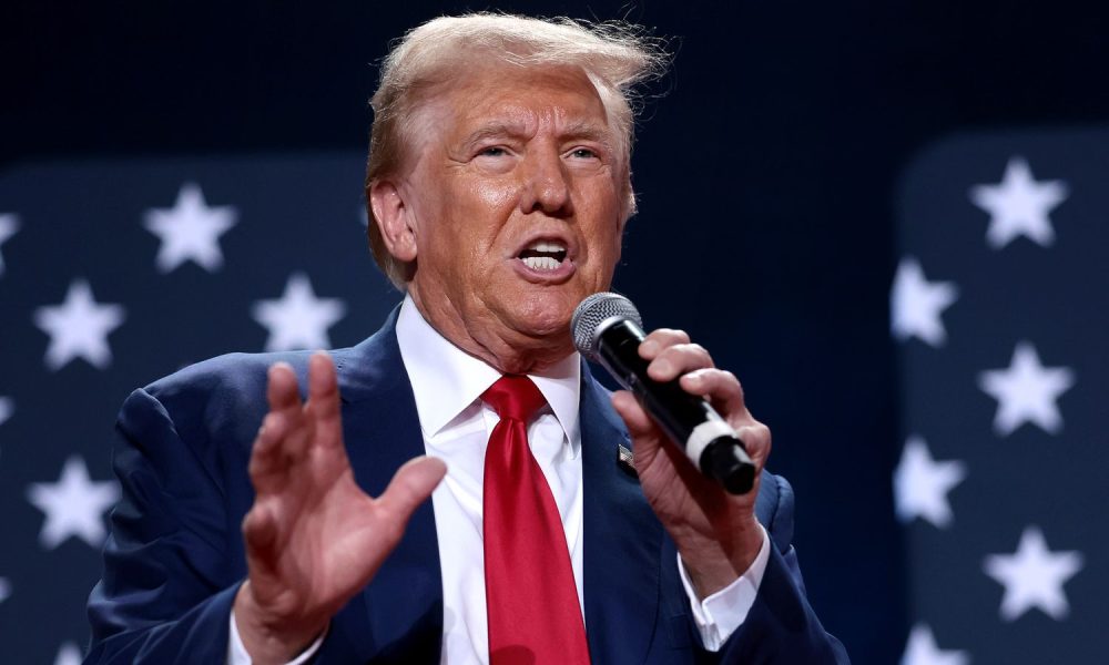 why President Trump has imposed a $100,000 annual fee on H-1B skilled worker visa applicants: the rationale, intended effects, criticisms, and potential consequences.